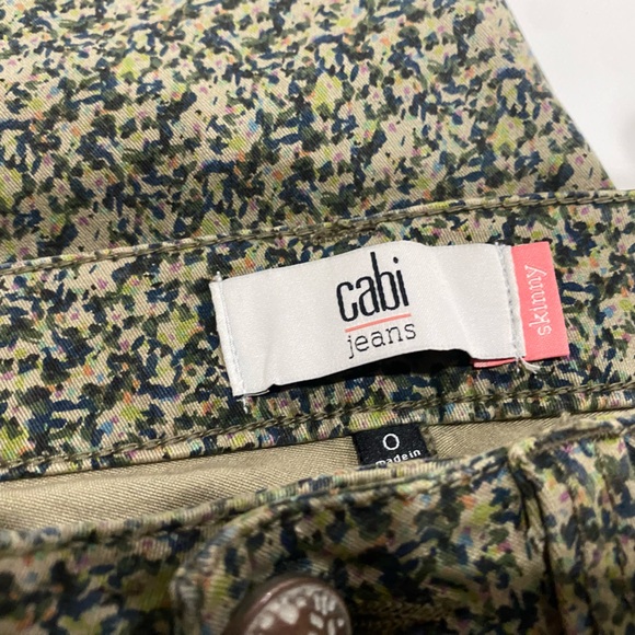 The CAbi Women’s Style 5083 Ditsy Olive Green Floral Stretch Skinny Jeans SZ 0 - Picture 2 of 4